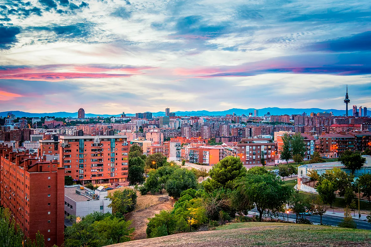 Usera lidera las subidas de la vivienda en Madrid; Nou Barris, en Barcelona