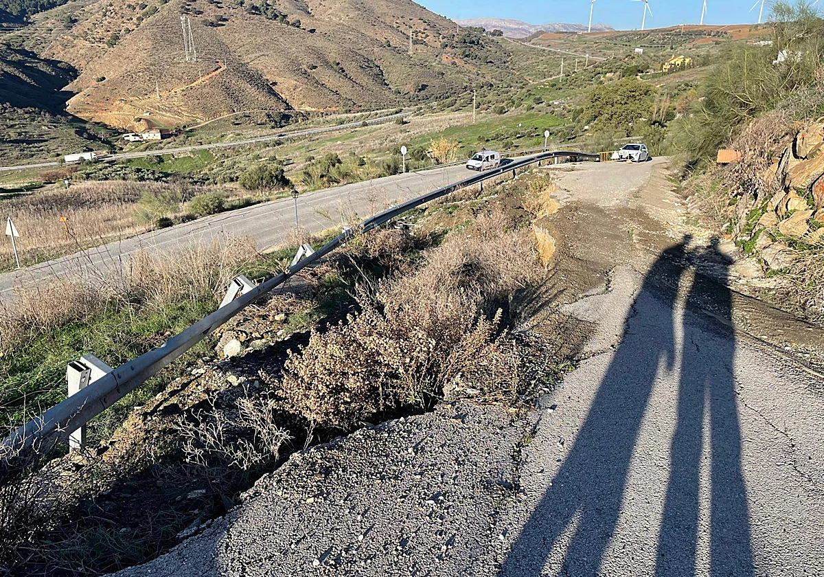 Carratraca busca financiación para solventar los graves daños en el acceso al Polideportivo