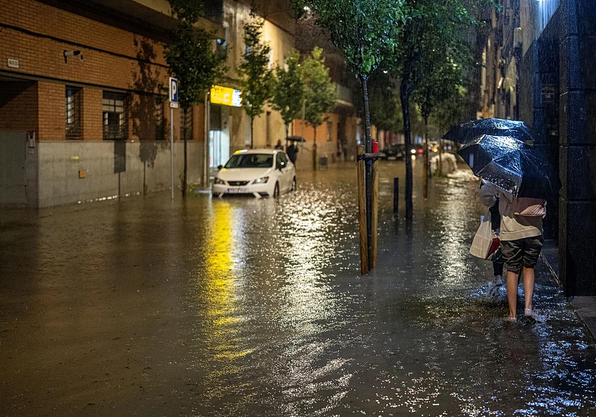 Las lluvias ponen en aviso a once comunidades autónomas, con alerta roja en Cataluña