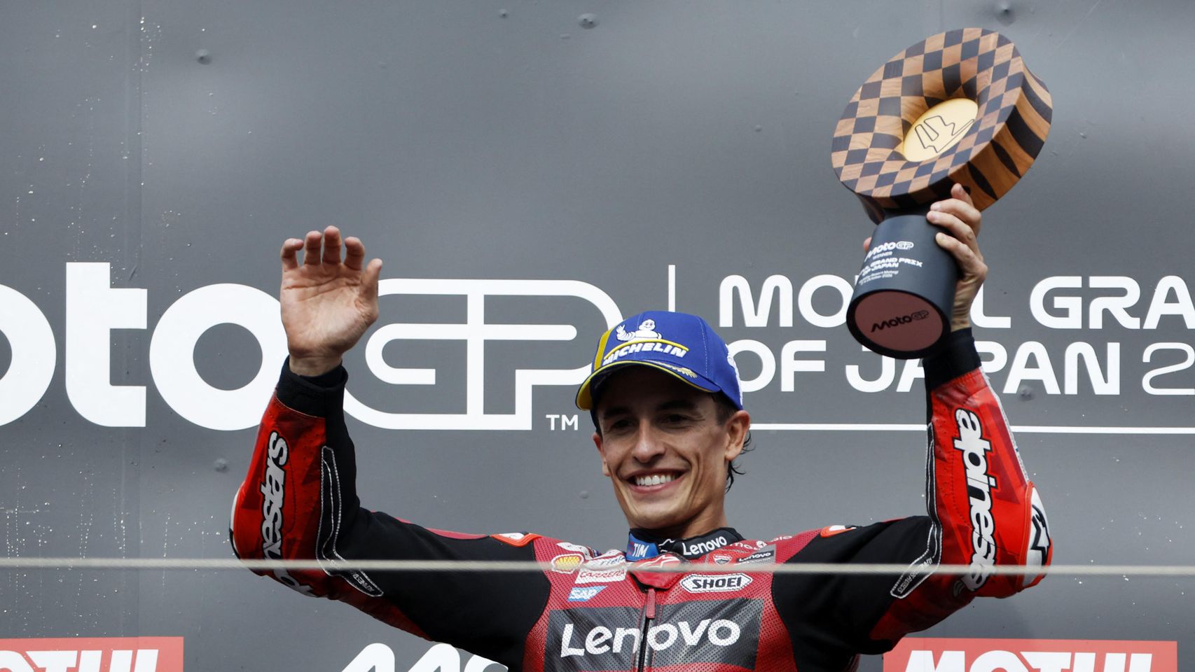 Marc Márquez cumple a la perfección con su plan en Motegi y aprieta al máximo el Mundial: a dos puntos del líder