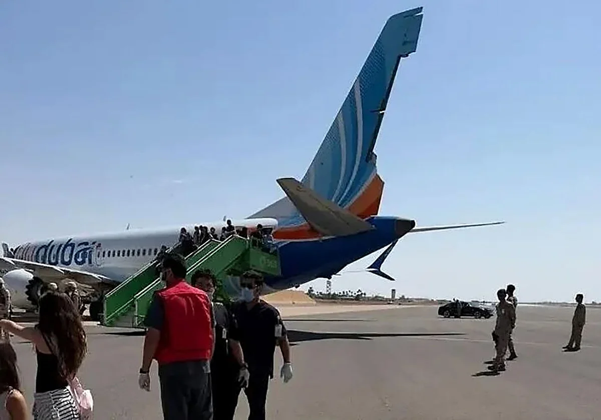 «Si la mujer respira cerca del hombre, él debe pisotearle la cabeza»; los mensajes de odio del copiloto del vuelo de FlyDubai