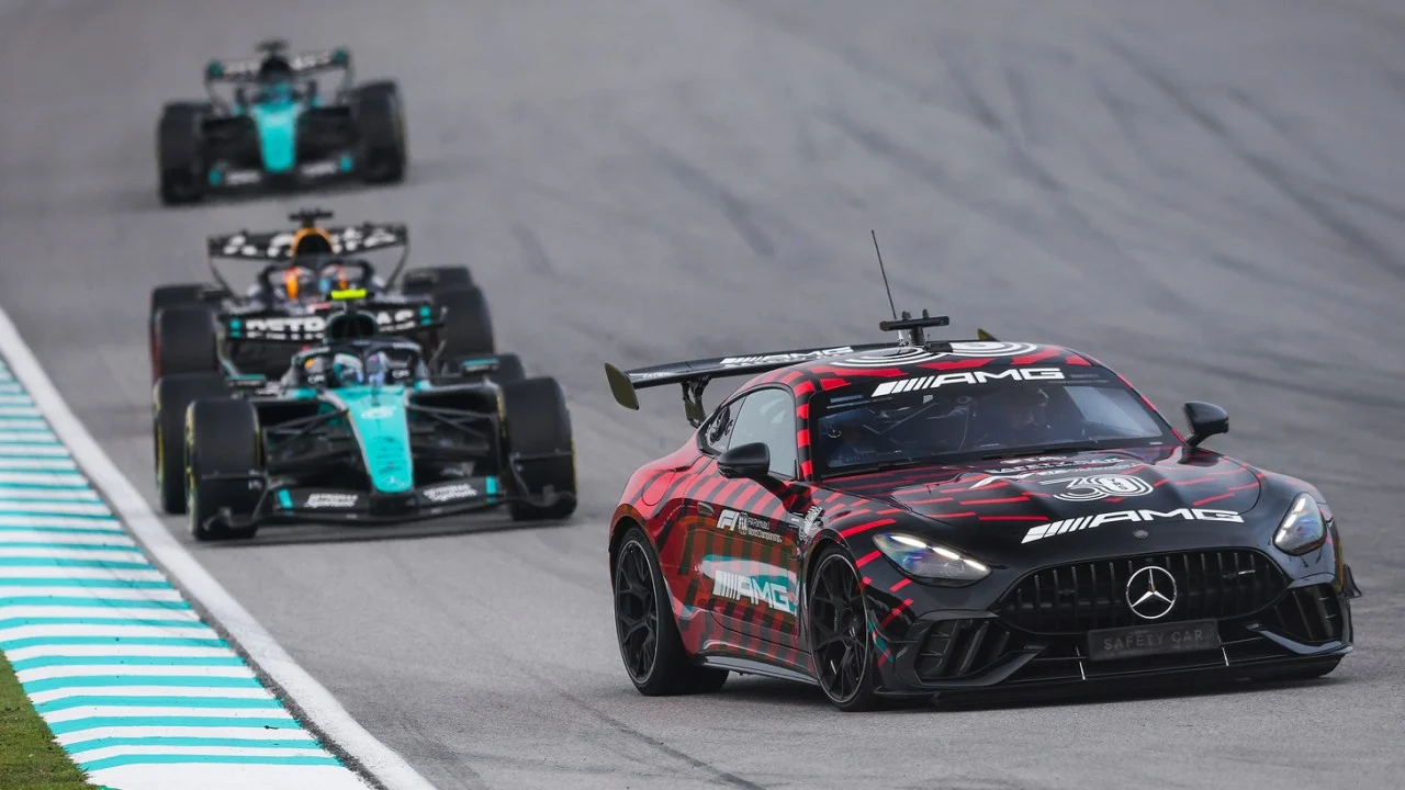 La FIA se excusa tras el esperpento de Sepang: «No había sido detectado por la FIA ni por los equipos»