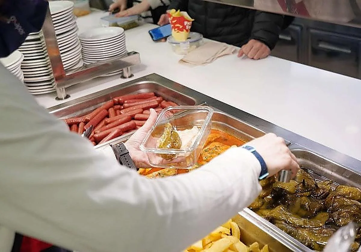 El BOJA publica los nuevos precios de los menús en los comedores de los centros de mayores