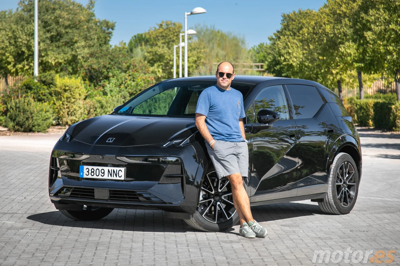Tiene el tamaño perfecto, consume poco y está muy bien hecho: pruebo el coche eléctrico más pequeño (aunque no barato) de Zeekr