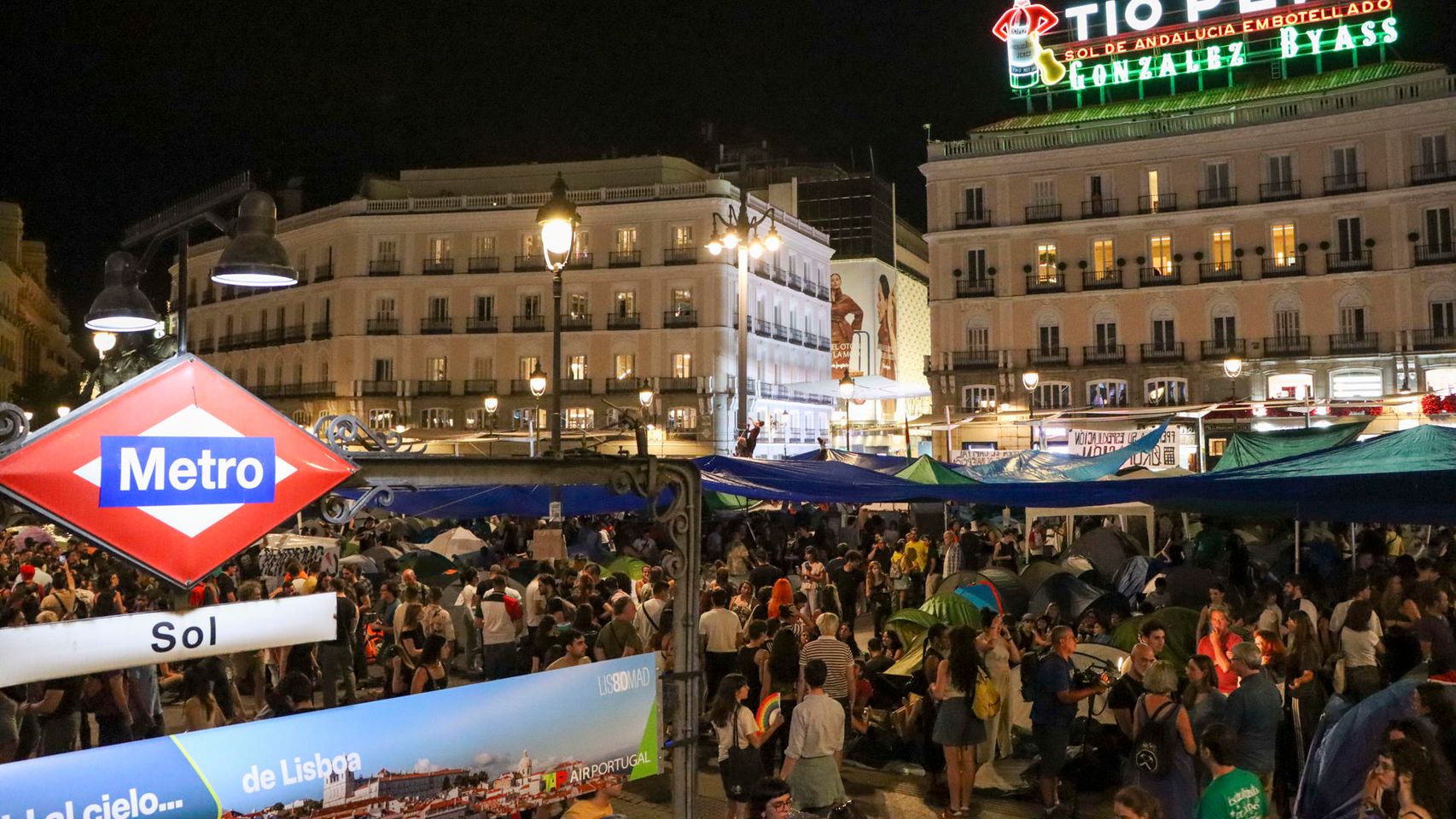 La Justicia rechaza la petición de Ayuso de desalojar ya la acampada de Sol y pregunta al Gobierno por qué no actuó