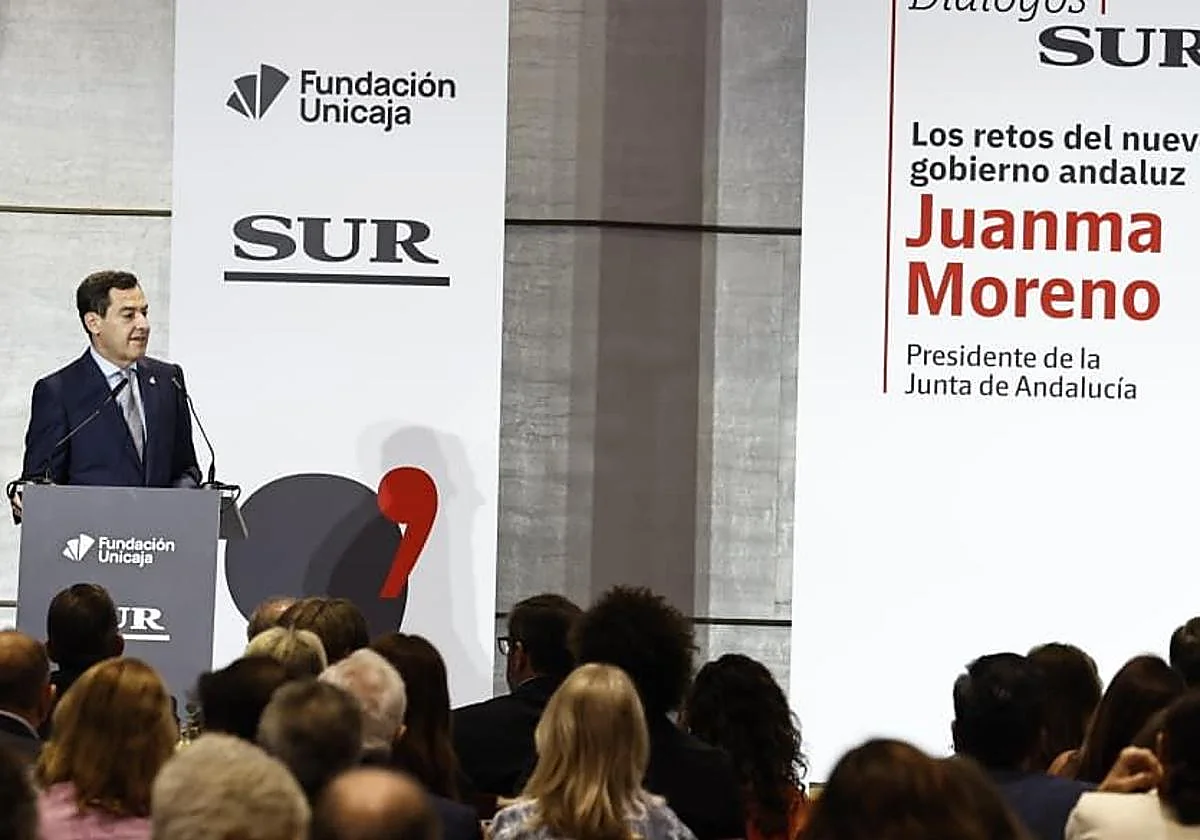 Juanma Moreno garantiza que Carlos Haya no se va a cerrar cuando se abra el Virgen de la Esperanza