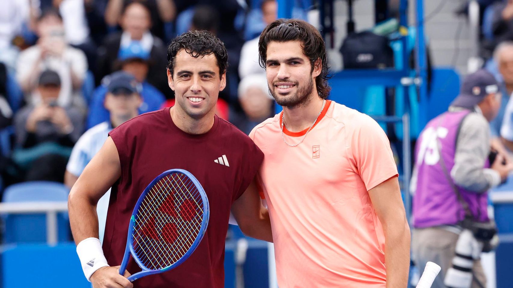 Carlos Alcaraz se lleva el duelo de españoles ante Munar, remontada mediante, y repetirá final en Tokio