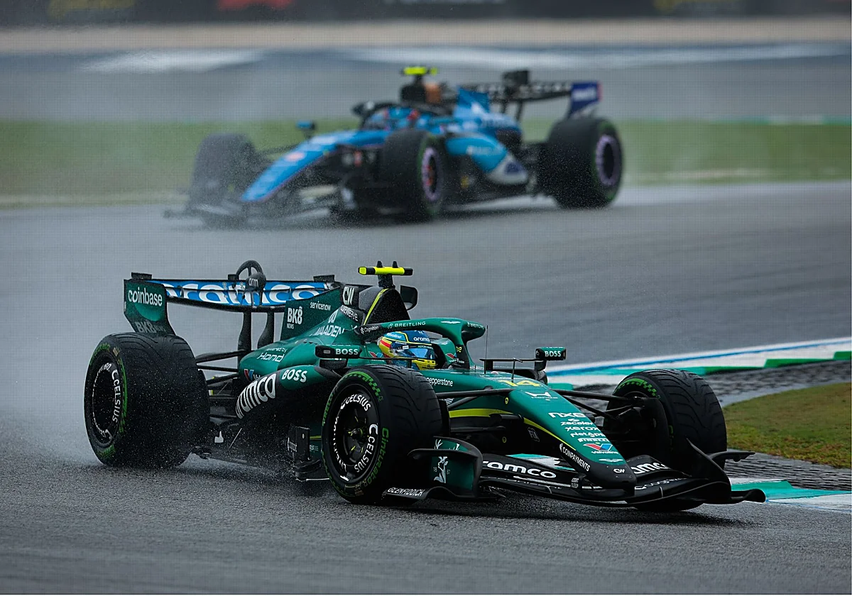 Fernando Alonso demuestra una vez más que es el maestro del caos