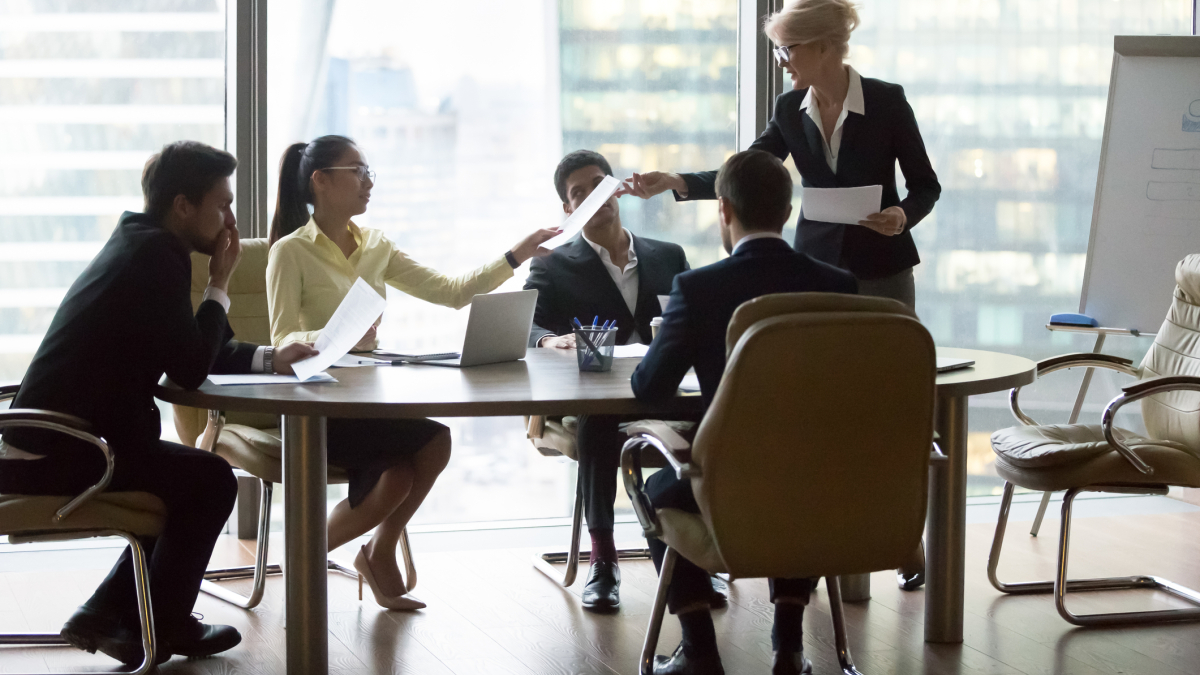 Uría, Garrigues, Freshfields, A&O Shearman y Latham lideran el ránking de 'M&A'