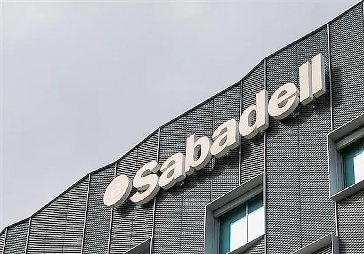El grupo francés BPCE adquiere «de forma amistosa» el 7% del Banco Sabadell