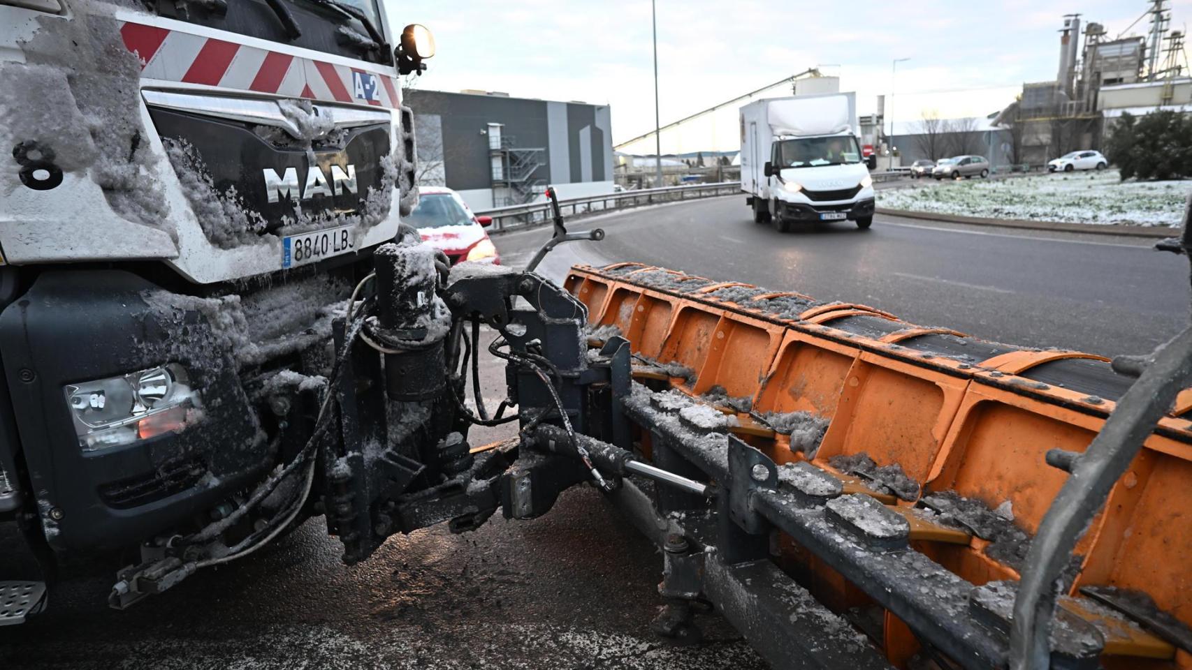 Borrasca Francis, en directo | El fuerte temporal provoca desbordamientos en toda Andalucía y carreteras cortadas por todo el país