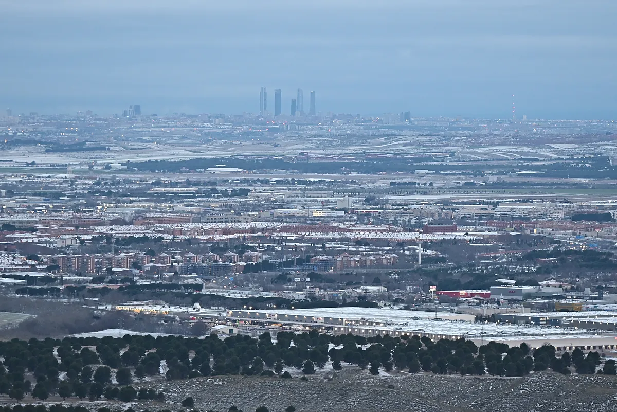 Todas las CCAA, salvo Extremadura y Canarias, están en alerta por lluvias, nieve, frío y oleaje
