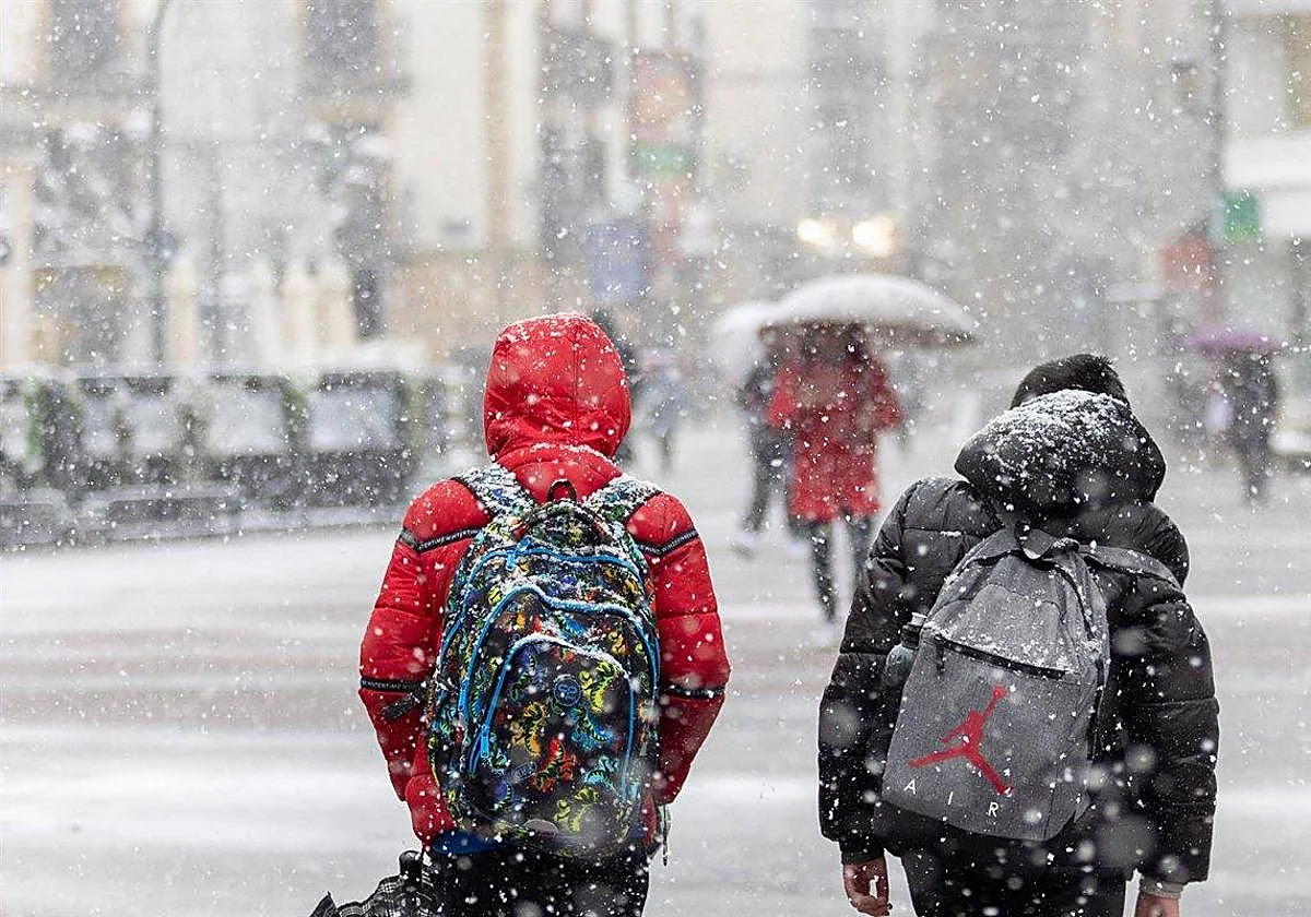Todas las CCAA, salvo Extremadura y Canarias, estarán en alerta por lluvias, nieve, frío y oleaje
