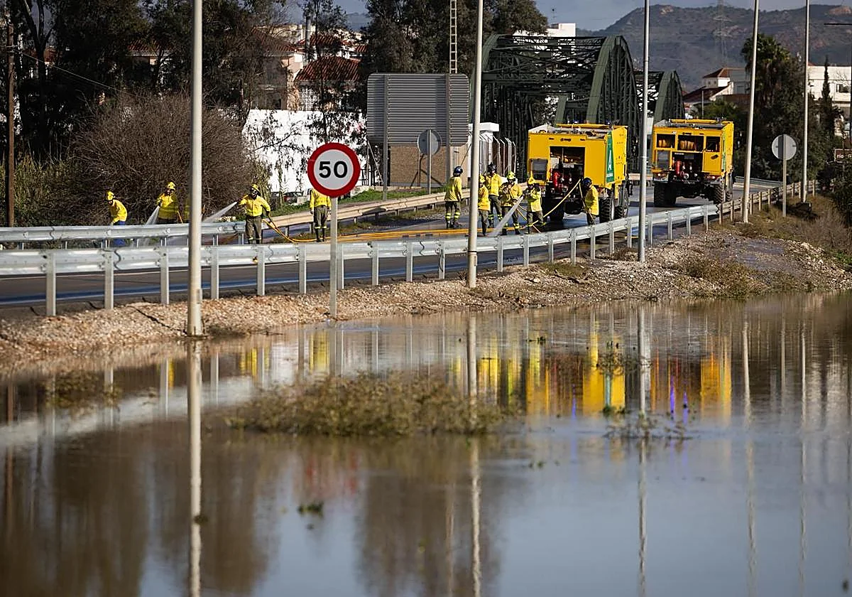 More than two hundred incidents, evacuations, rescue operations and a flooded school in Malaga province