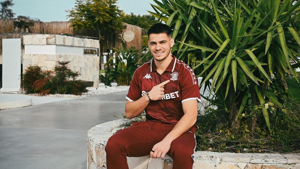 Paraschiv regresa a Rumanía