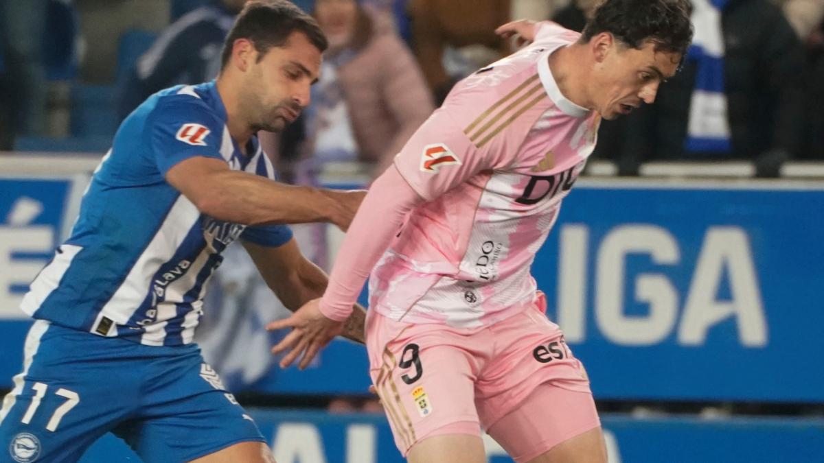 Cuando las tarjetas rojas igualan a los goles: el horrible dato del Oviedo