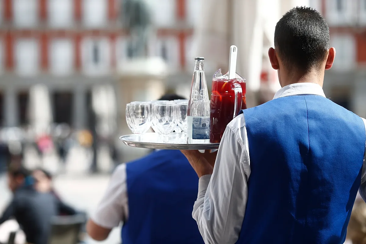 La actividad del sector servicios español escala en diciembre a máximos anuales