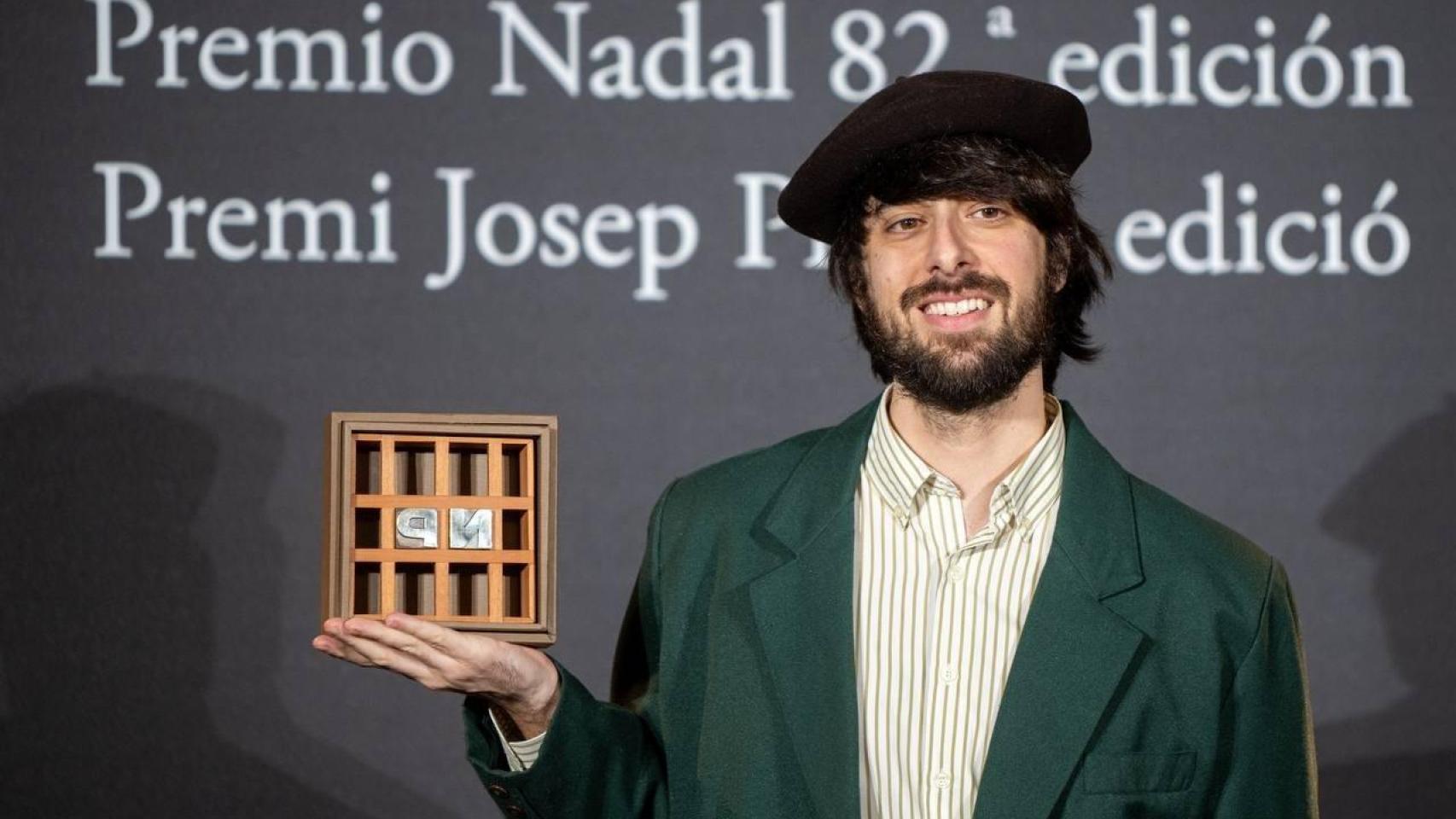 David Uclés gana el Premio Nadal 2026 con 'La ciudad de las luces muertas', una "carta de amor" a Barcelona