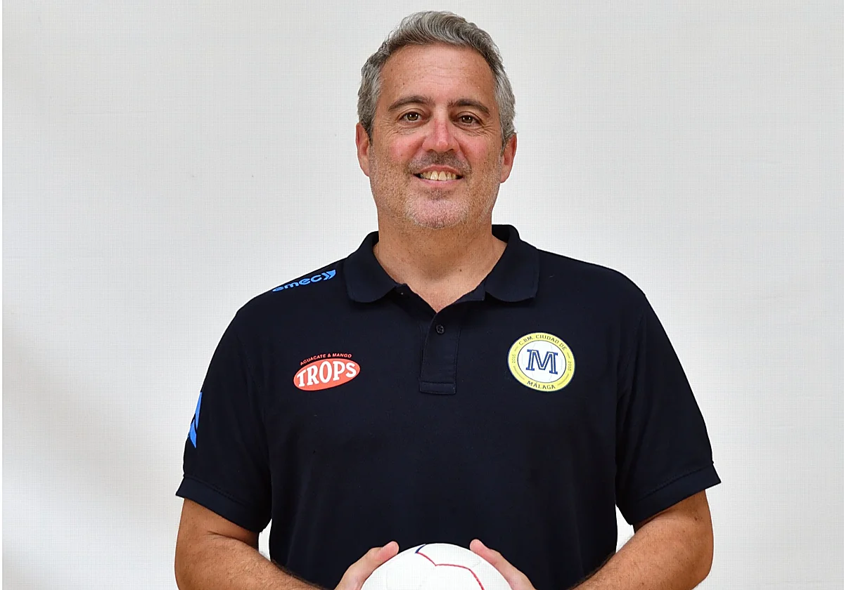 Curro Lucena: «El club ha apostado por la juventud y eso necesita tiempo»