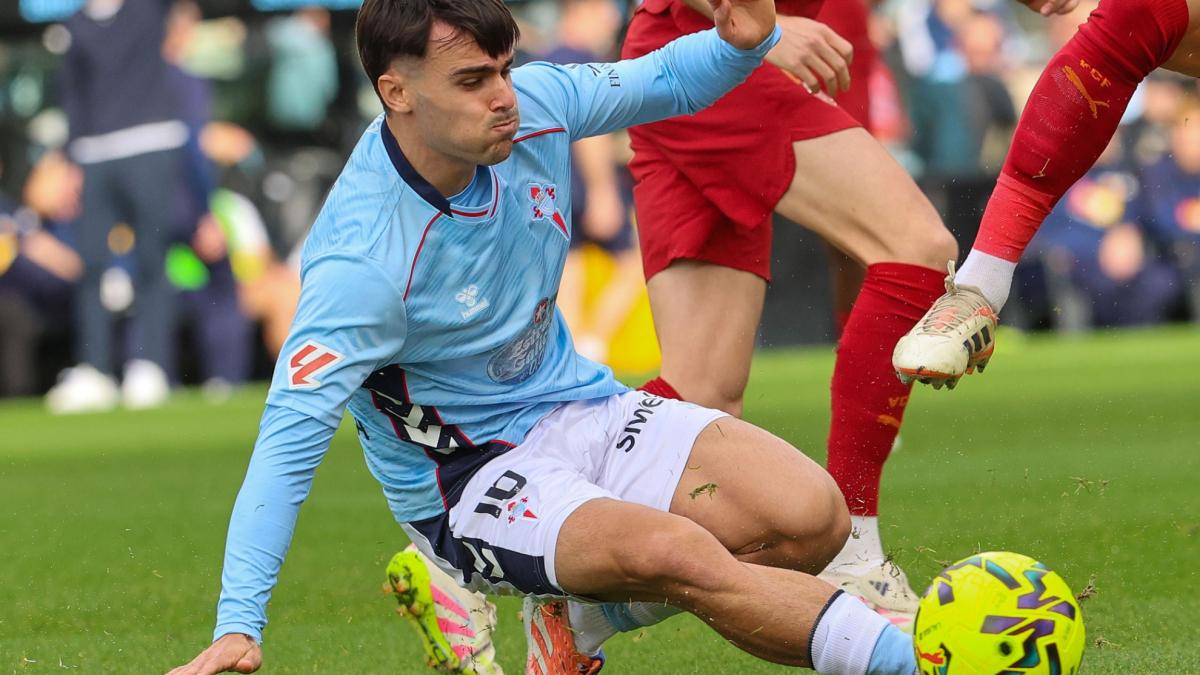 Miguel Román se hace un hueco en el once del Celta