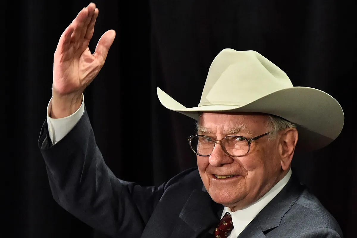 Buffett se sube a la moda de las zapatillas retro con Gola