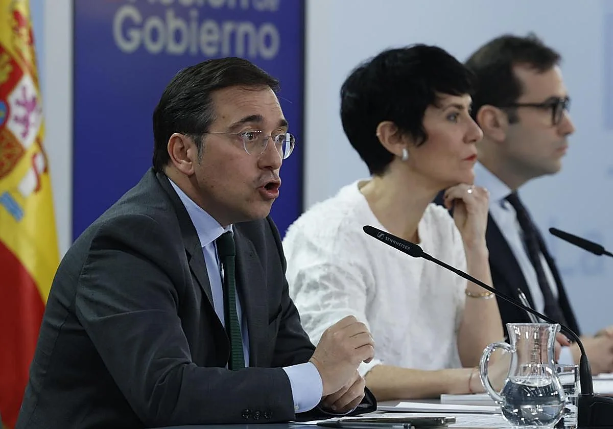 Albares recuerda a Sumar que no es necesario el mandato de la ONU para desplegar tropas en Ucrania