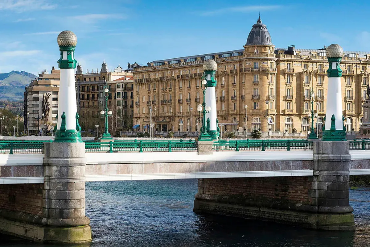 San Sebastián cierra la puerta a nuevas licencias hoteleras y de alojamiento turístico