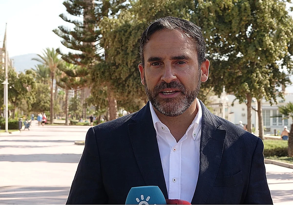 Dani Pérez: «Mientras se sanciona a los malagueños que han tenido que marcharse, los vehículos extranjeros circulan sin control»