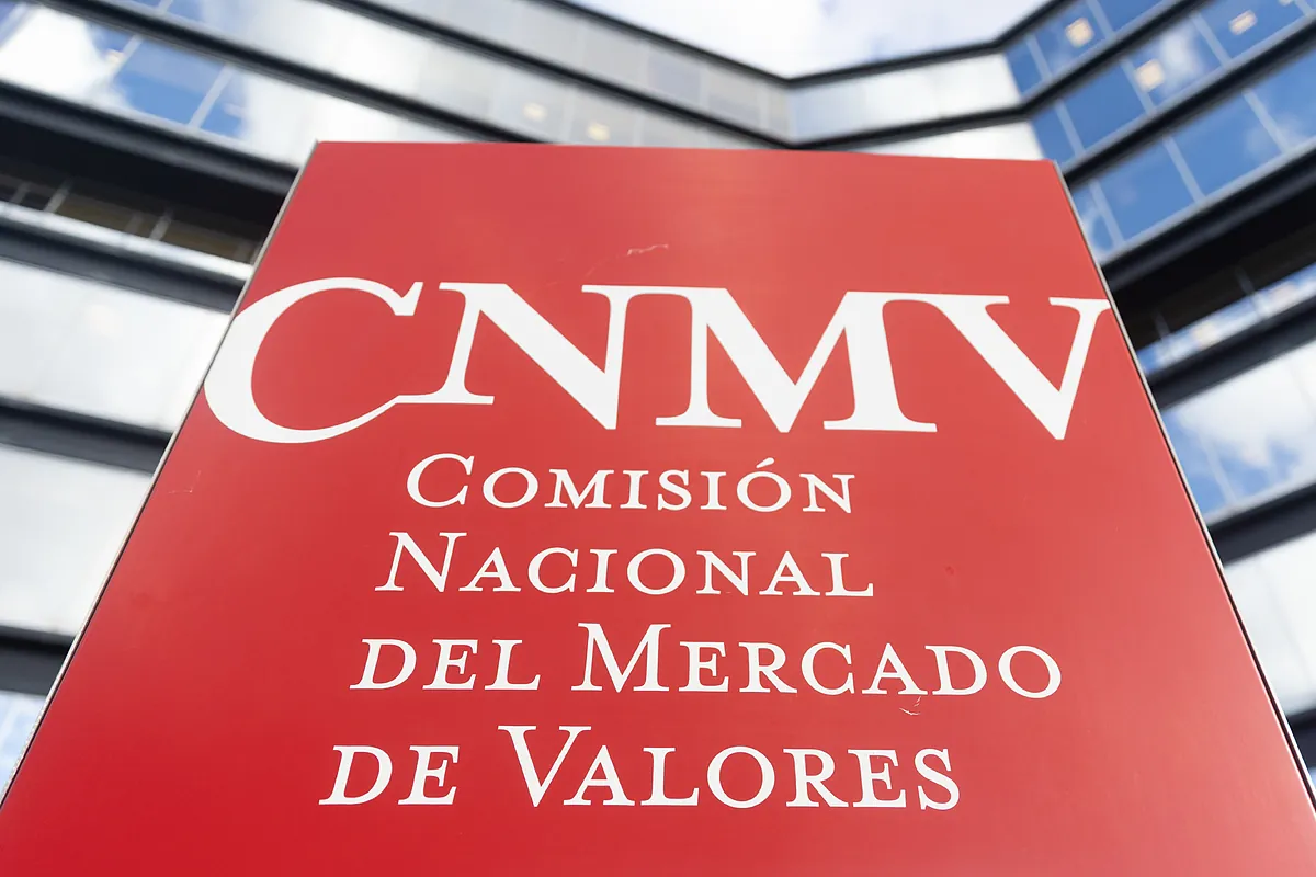 La CNMV advierte a los influencers: promocionar productos financieros no es como vender zapatos