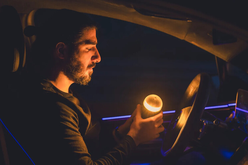 La baliza V16 que vende Carrefour baja aún más de precio. Está fabricada en España y viene con su propia app