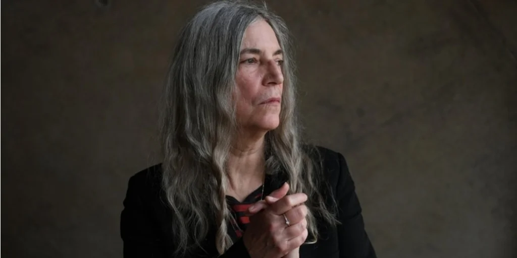 Entre el dolor y la belleza: el vía crucis de Patti Smith