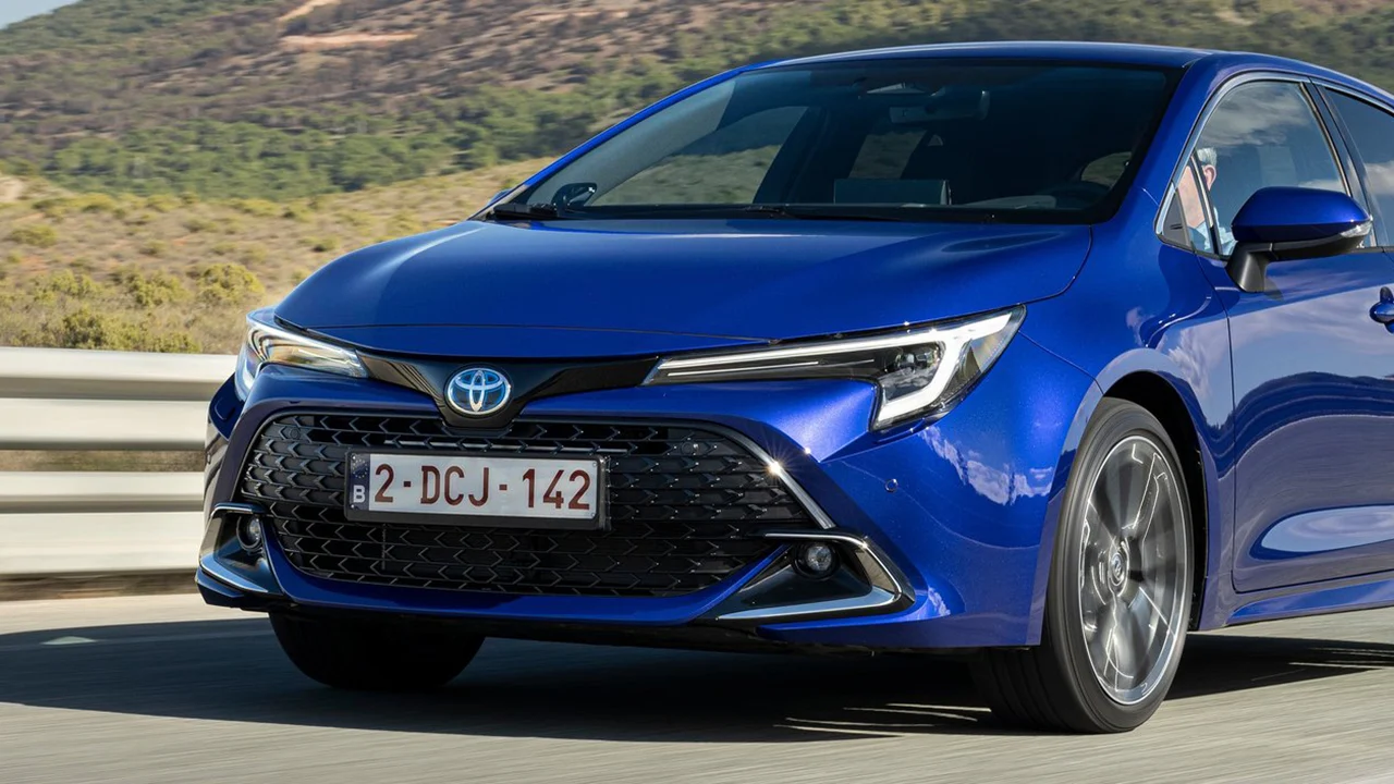 El híbrido con el que Toyota dominó el mercado español en 2025 cae 7.000 € y se convierte en un chollo difícil de ignorar