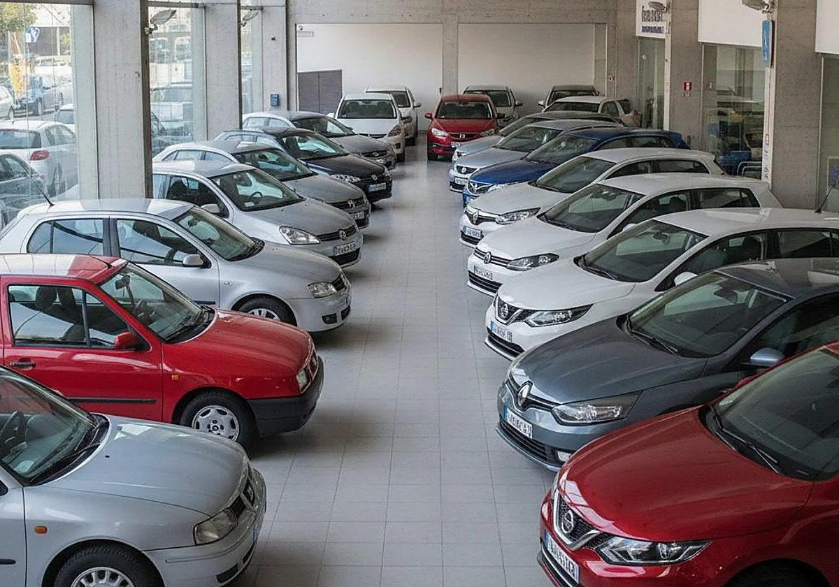 El mercado de turismos de ocasión cerró 2025 superando los 2,21 millones de unidades