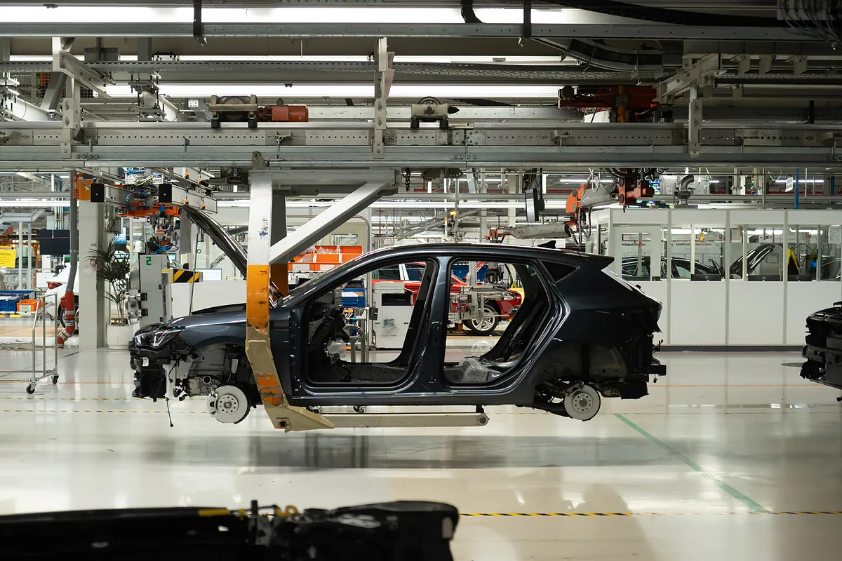 La producción industrial acelera su crecimiento en noviembre al 1,8% y suma seis meses de alzas