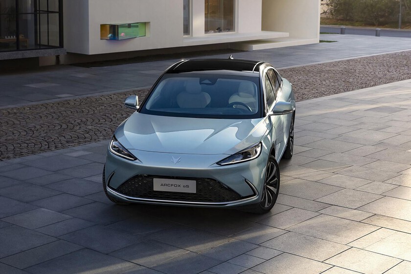 L3 es la gran promesa de la conducción autónoma: de momento las marcas nos están vendiendo "asistentes con IA"