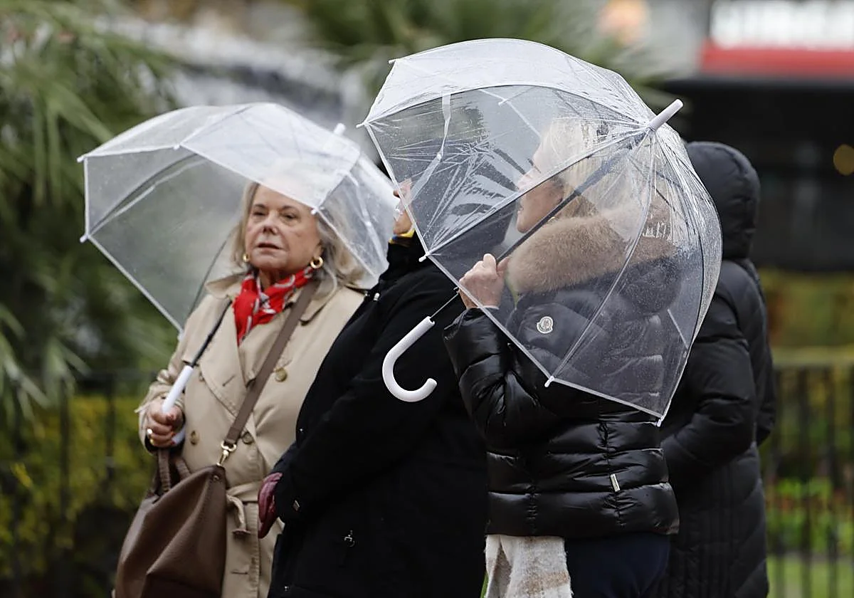 El fin de semana arranca con lluvia en Andalucía y dos nuevos avisos de nivel amarillo