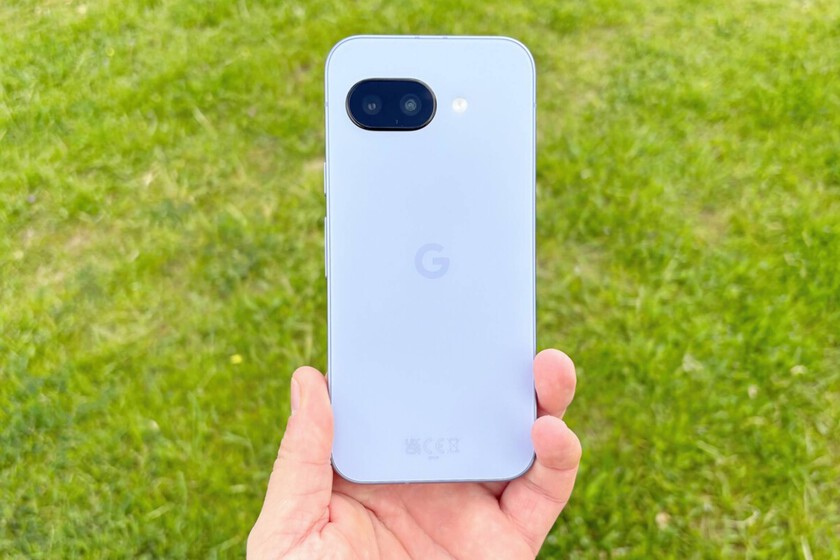 Google revienta el precio del Pixel 9a y además te regala unos auriculares: todo por menos de 460 euros