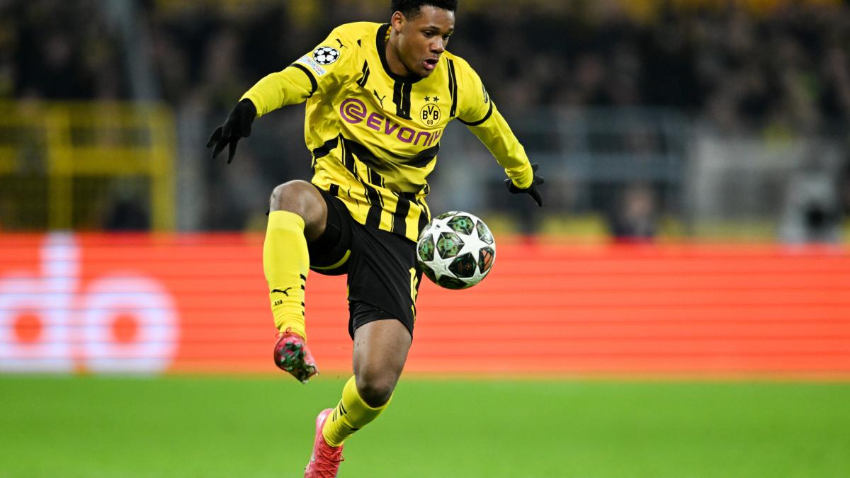 En Alemania colocan a Duranville en la agenda del Sevilla