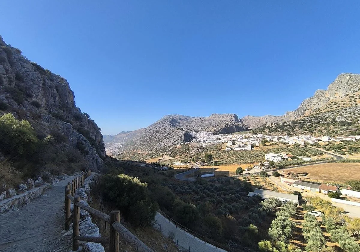 Keeping an eye on the neighbours