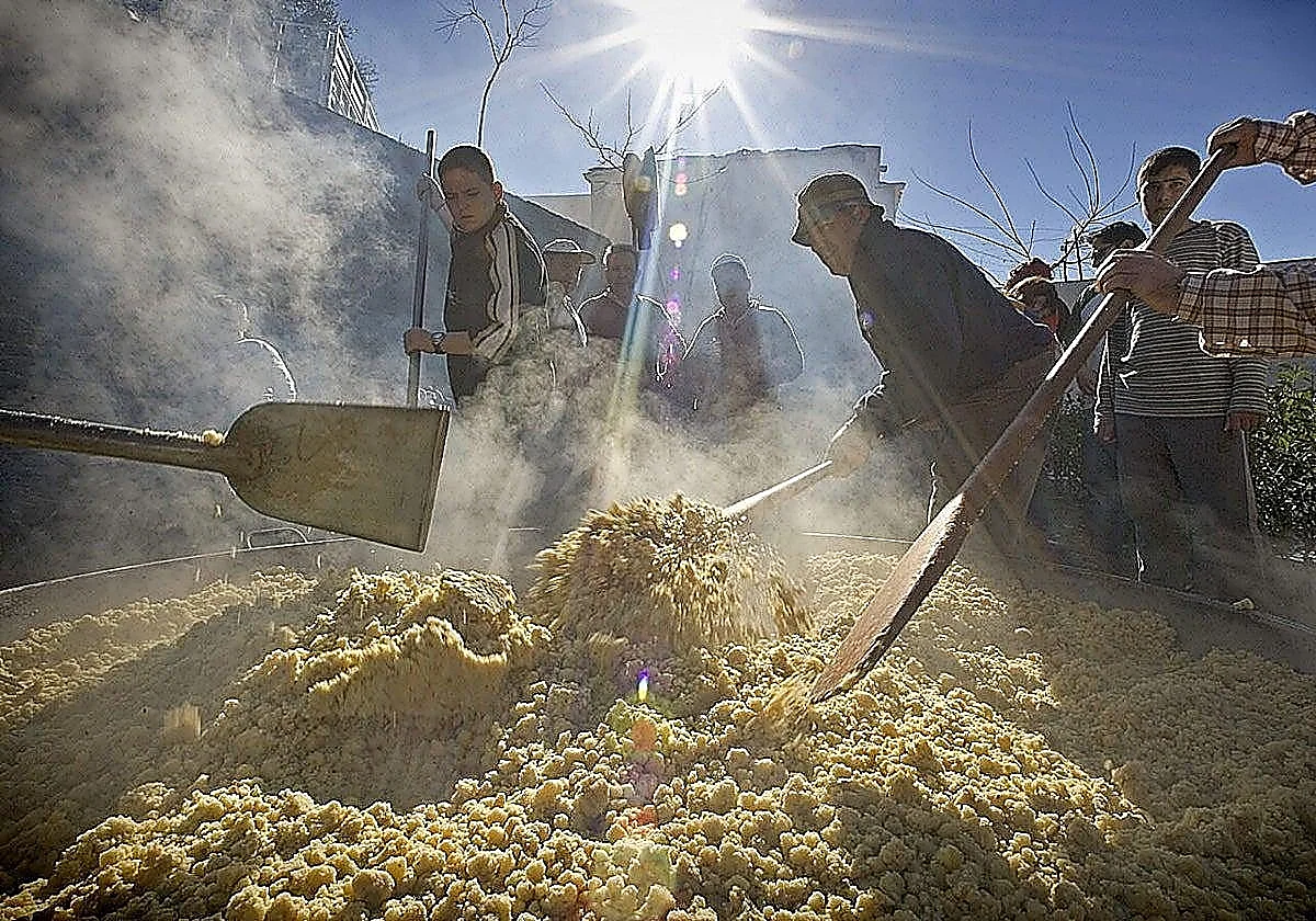 Enjoy a traditional Spanish dish and raise money for charity on eastern Costa del Sol