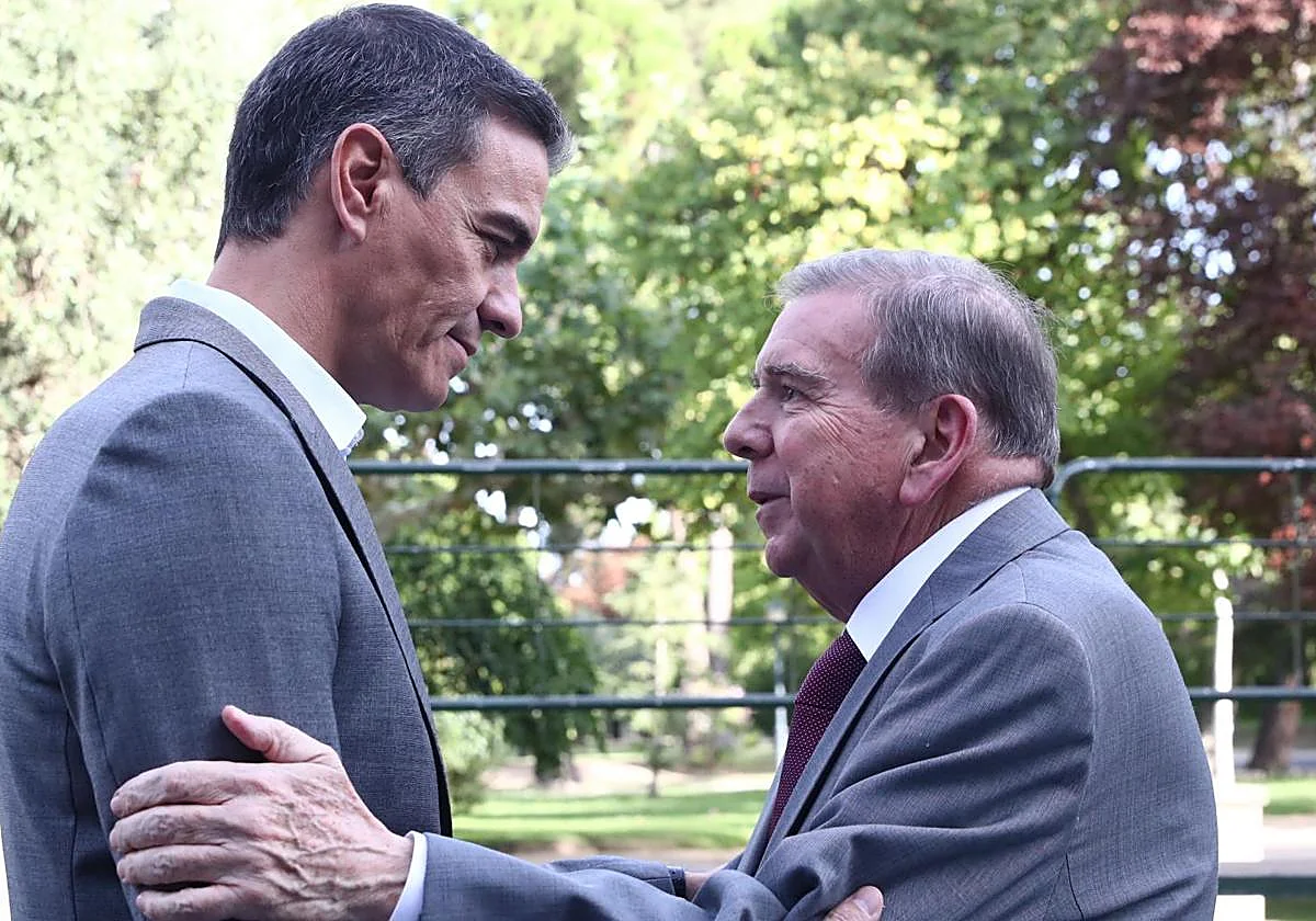 Sánchez reivindica una «transición pacífica» en Venezuela tras hablar con Delcy Rodríguez