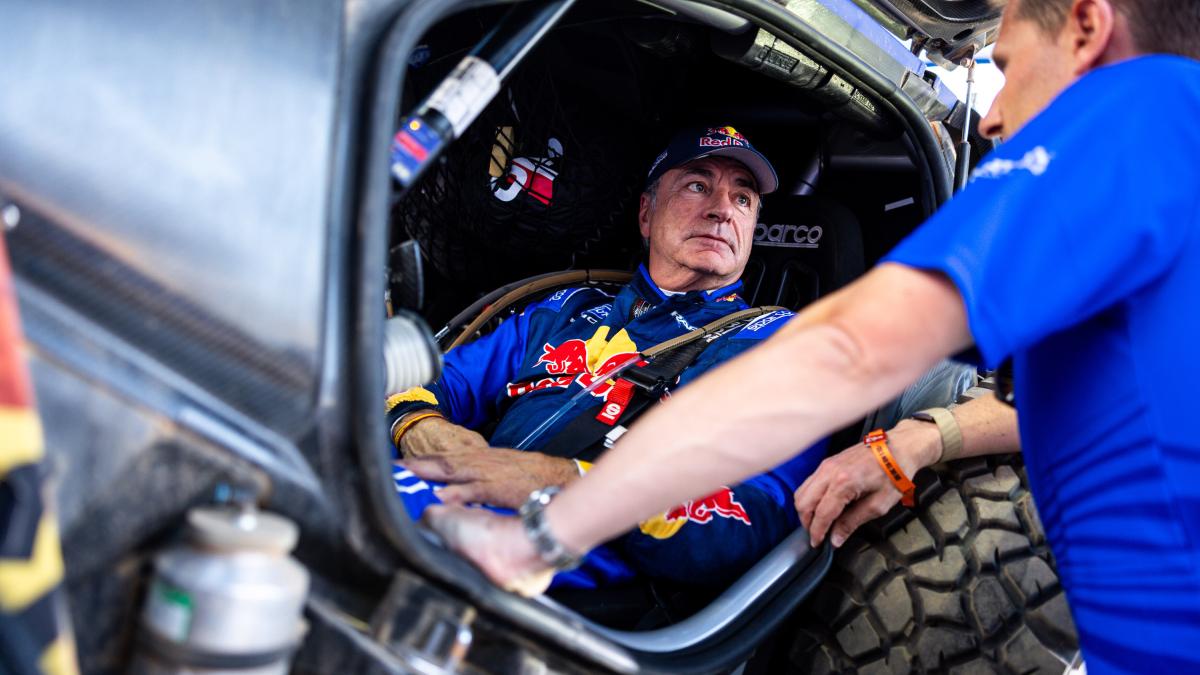 "Carlos Sainz no tiene que preocuparse, aquí tendrá un coche para seguir"