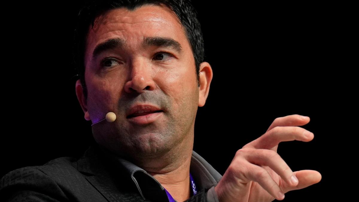 Deco: "Cancelo mejora la plantilla y nos ofrece muchas soluciones"