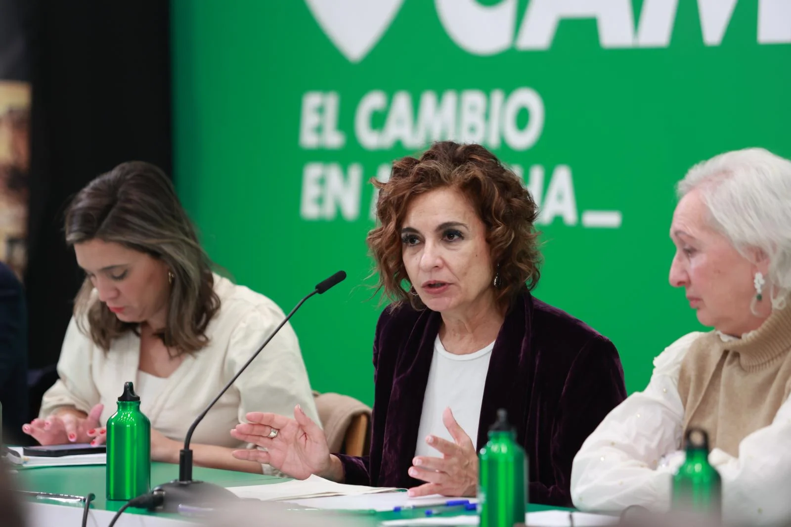 Montero lanza la nueva financiación de 4.850 millones a Andalucía como rampa electoral