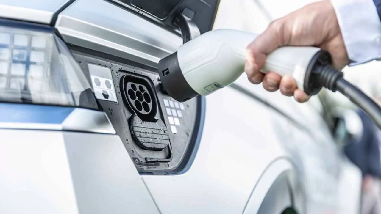 Pagar por kilómetro en los coches, Islandia inaugura un modelo que se extenderá por Europa