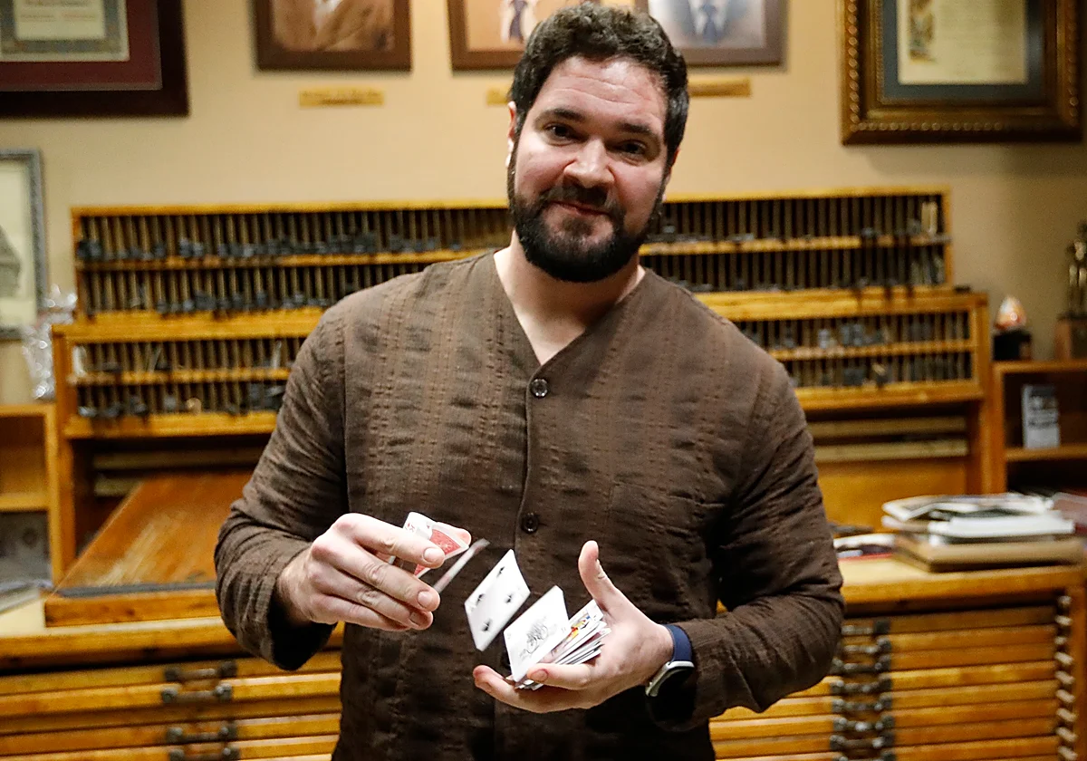 El mago Luis Olmedo planea una parada en Antequera durante su gira mundial