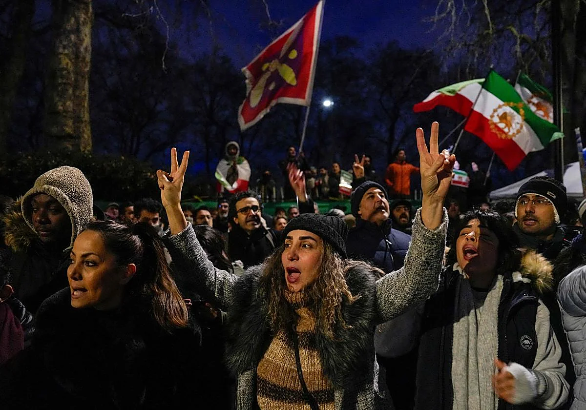 El régimen de Irán se blinda con la Guardia Revolucionaria para sofocar las protestas