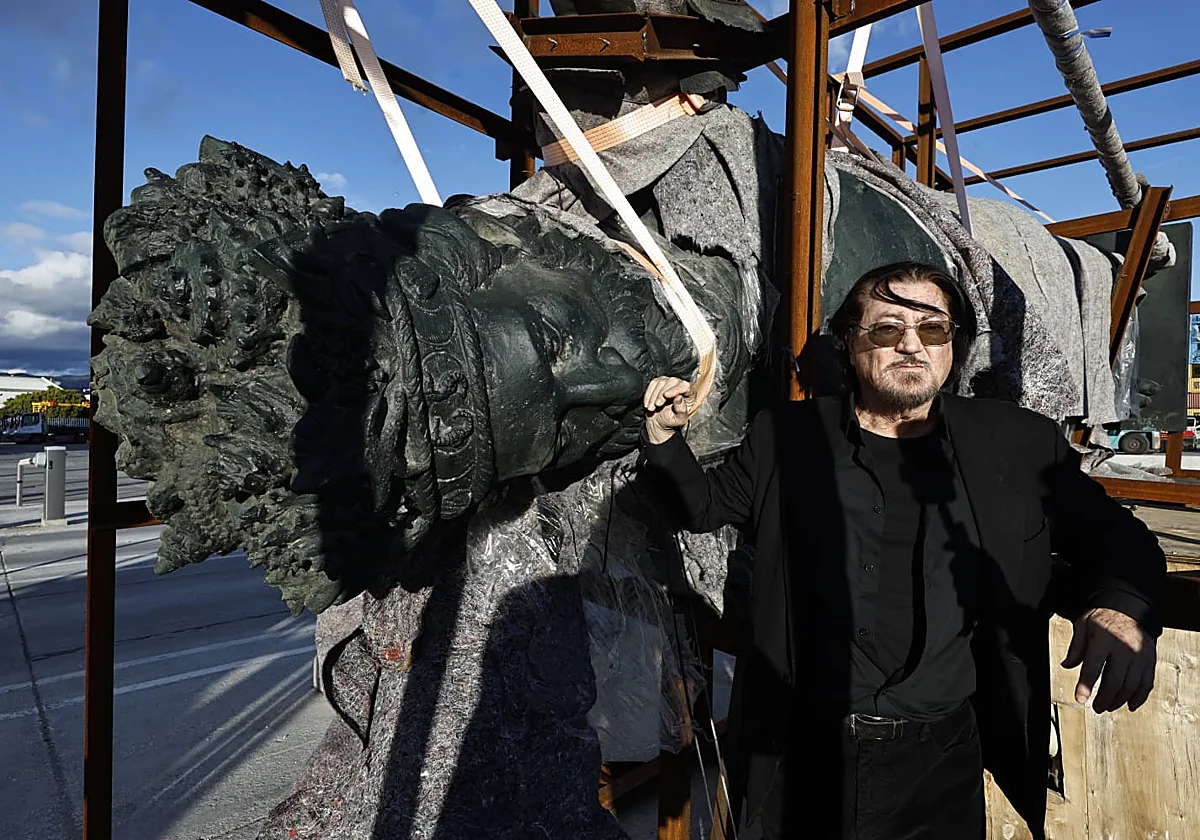 Ginés Serrán, el artista de las esculturas gigantes del Puerto: «Que las juzgue el pueblo y no cuatro personas»