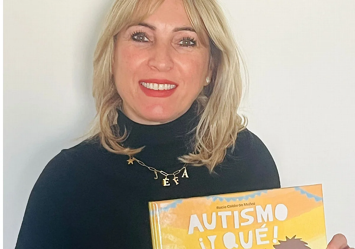 La concejala de Rincón de la Victoria Rocío Calderón se adentra en el TEA con un libro protagonizado por el hermano mayor de un niño con este trastorno