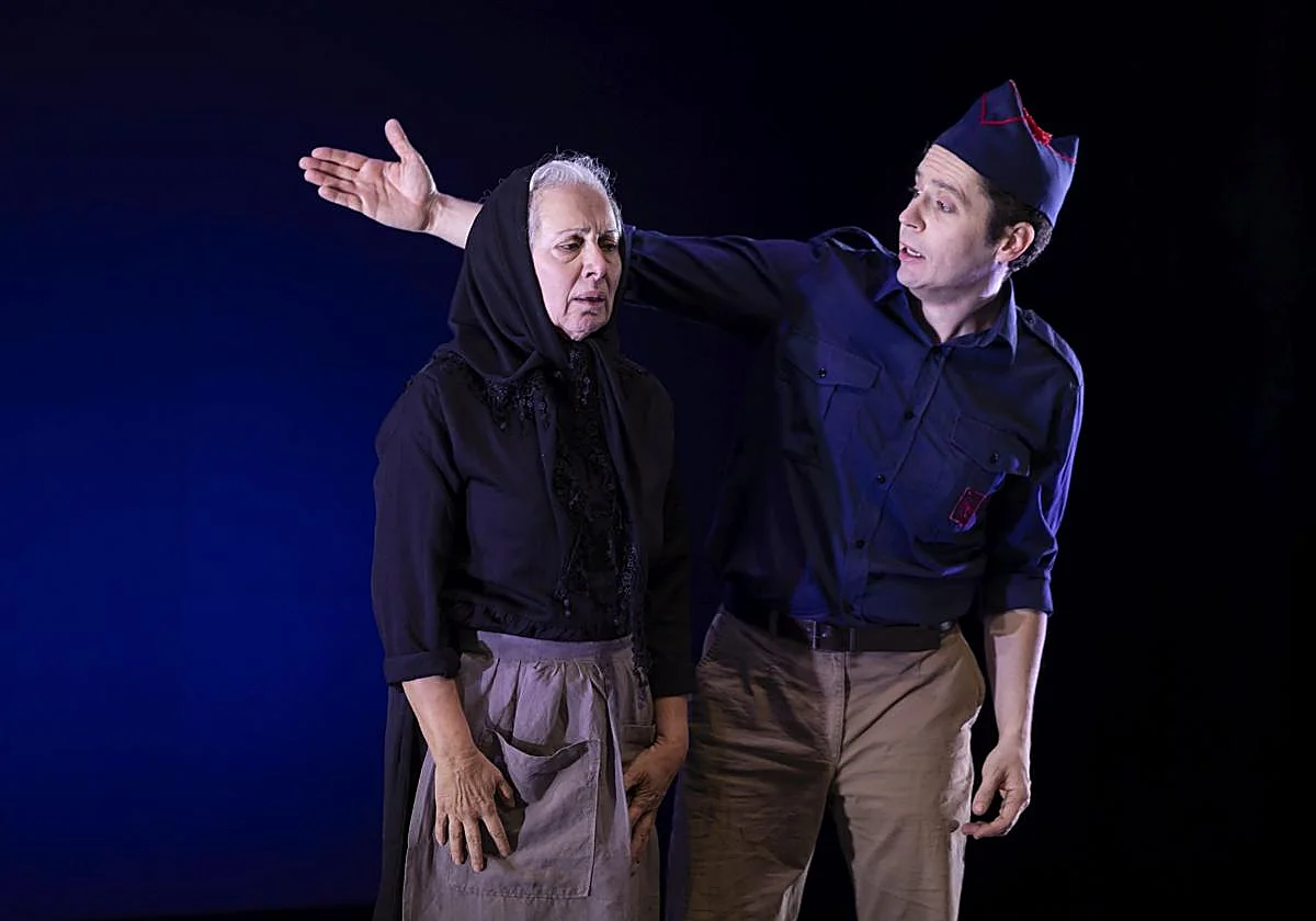 Festival de Teatro de Málaga | 'El patio número 3': Mucho humo en el patio de la Guerra Civil